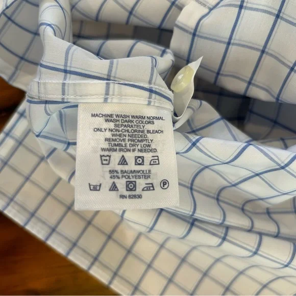 SOLD ❗️❗️.              Lands’ End | Wrinkle Free Blouse NWOT - Picture 5 of 8